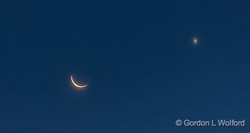 Moon & Venus_P1180393.jpg - Photographed from near Smiths Falls, Ontario, Canada.